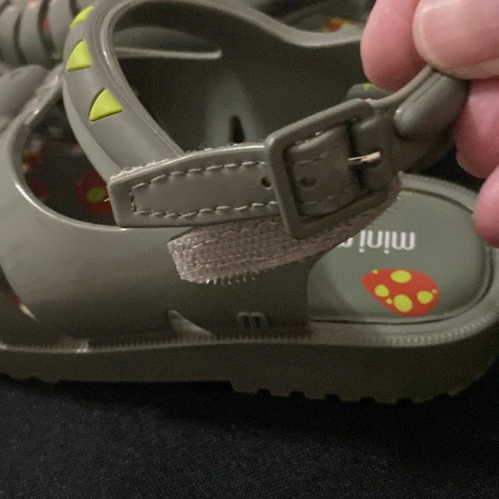 Mini Melissa Kids ARMY GREEN SIZE 10 HOOK LOOP‎ STRAP Dinosaur Sandals EUC CLEAN